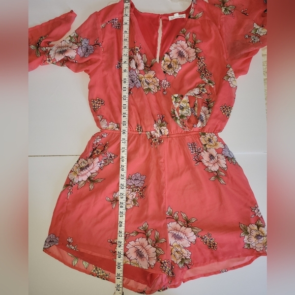 Bailey Blue pink floral print wrap v neck romper with bow keyhole back - Picture 12 of 14